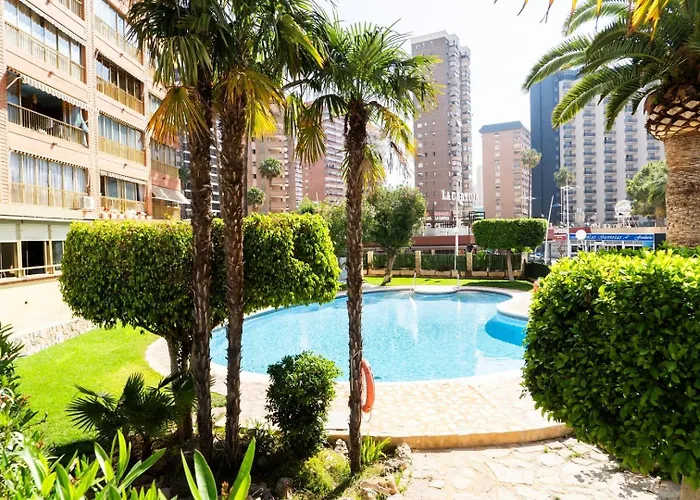 Stylish Seaview Apartment With Pool Access