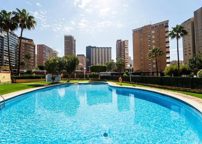Stylish Seaview Apartment With Pool Access