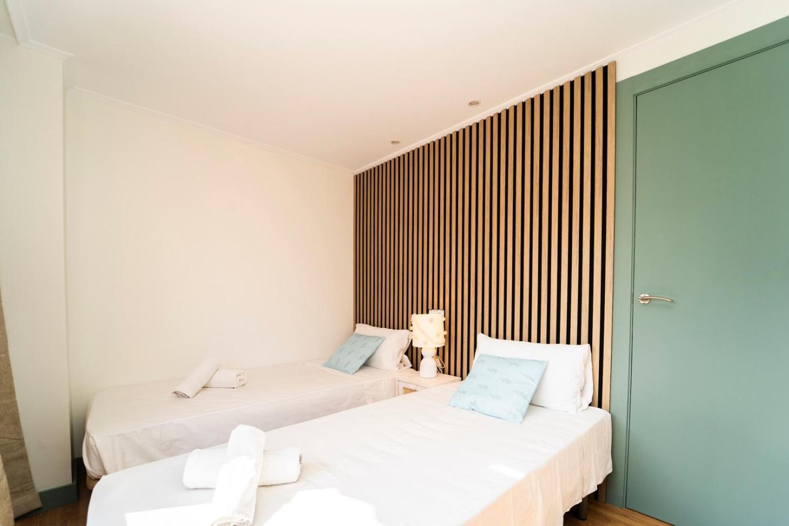 Apartment Stylish Seaview With Pool Access