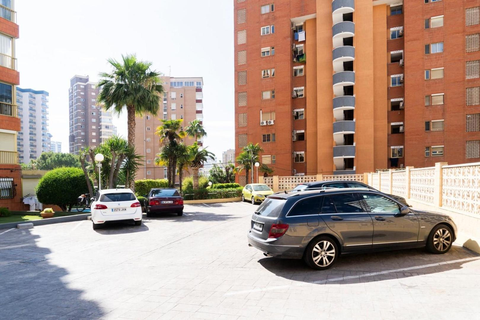 Apartment Stylish Seaview With Pool Access