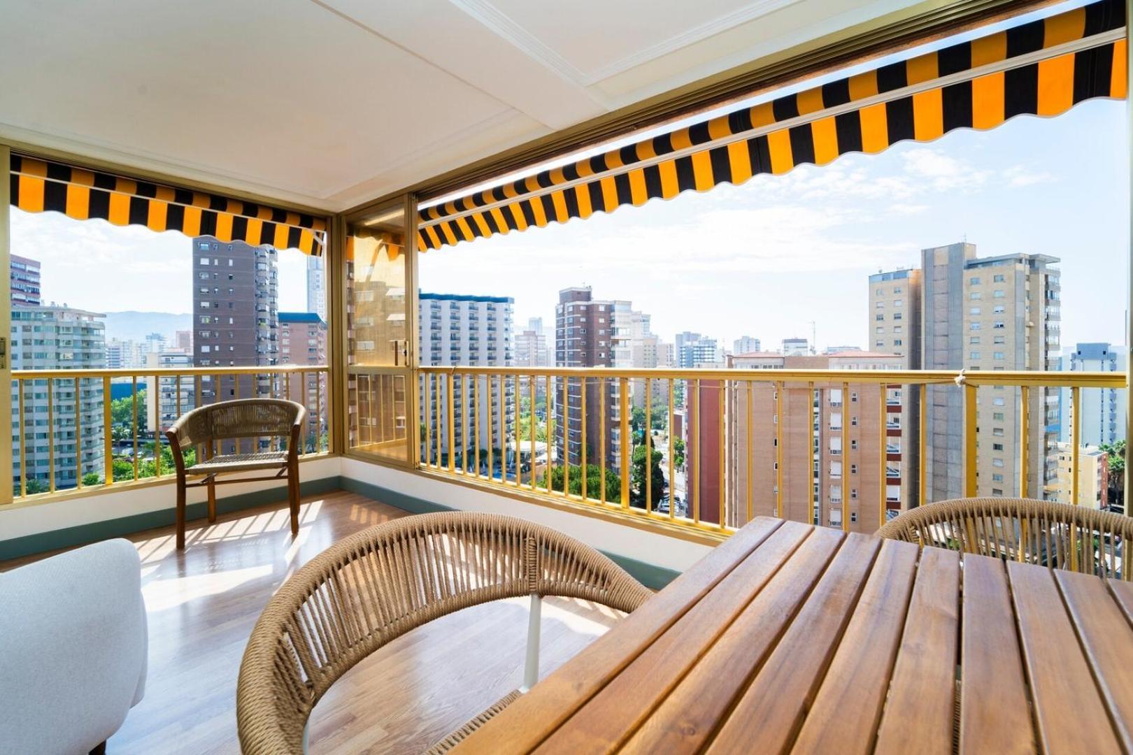 Stylish Seaview With Pool Access Benidorm
