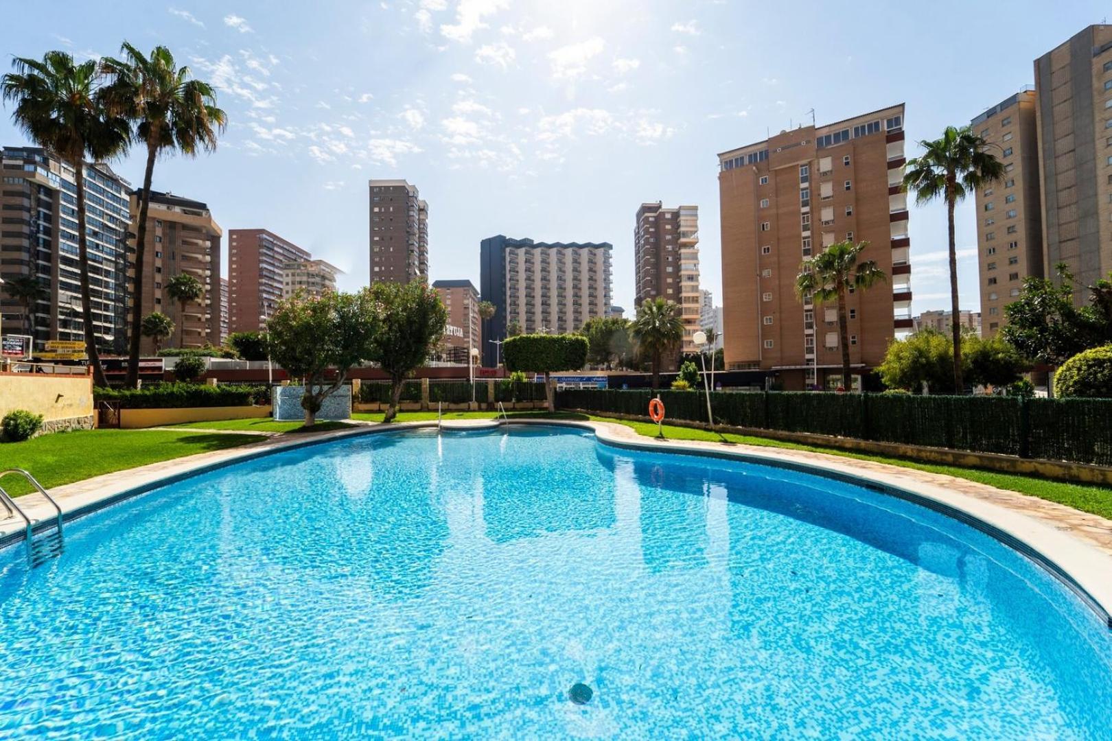 Stylish Seaview With Pool Access Apartment